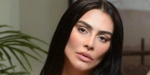 Cleo Pires arranca a roupa e surge em foto ajoelha (foto: Reprodução)