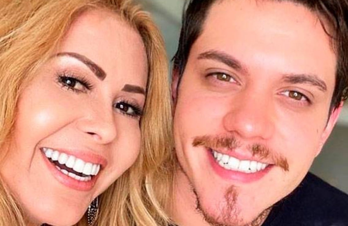 http://tvfoco.uai.com.br/wp-content/uploads/2015/05/Daniela-Mercury.jpg