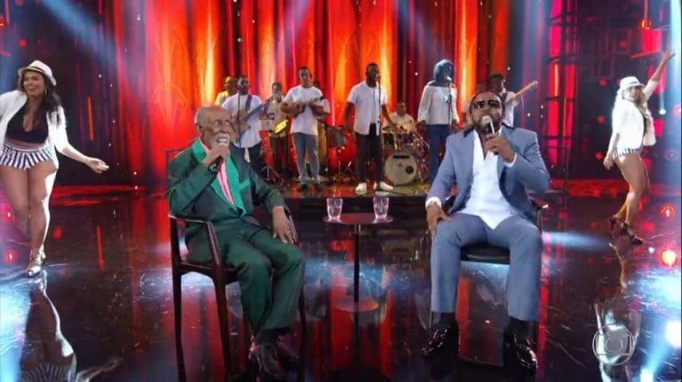 Faustão interrompe Domingão às pressas, anuncia morte na Globo e explode em luto: "Céus vão estar mais felizes"