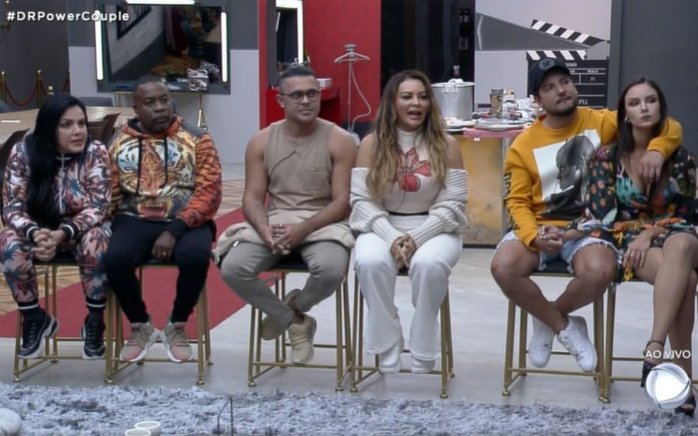 Casais na primeira D.R do Power Couple Brasil (Foto: Reprodução/Record)
