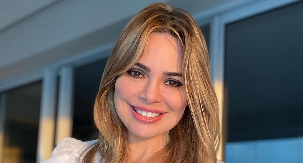 http://tvfoco.uai.com.br/wp-content/uploads/2015/05/Daniela-Mercury.jpg