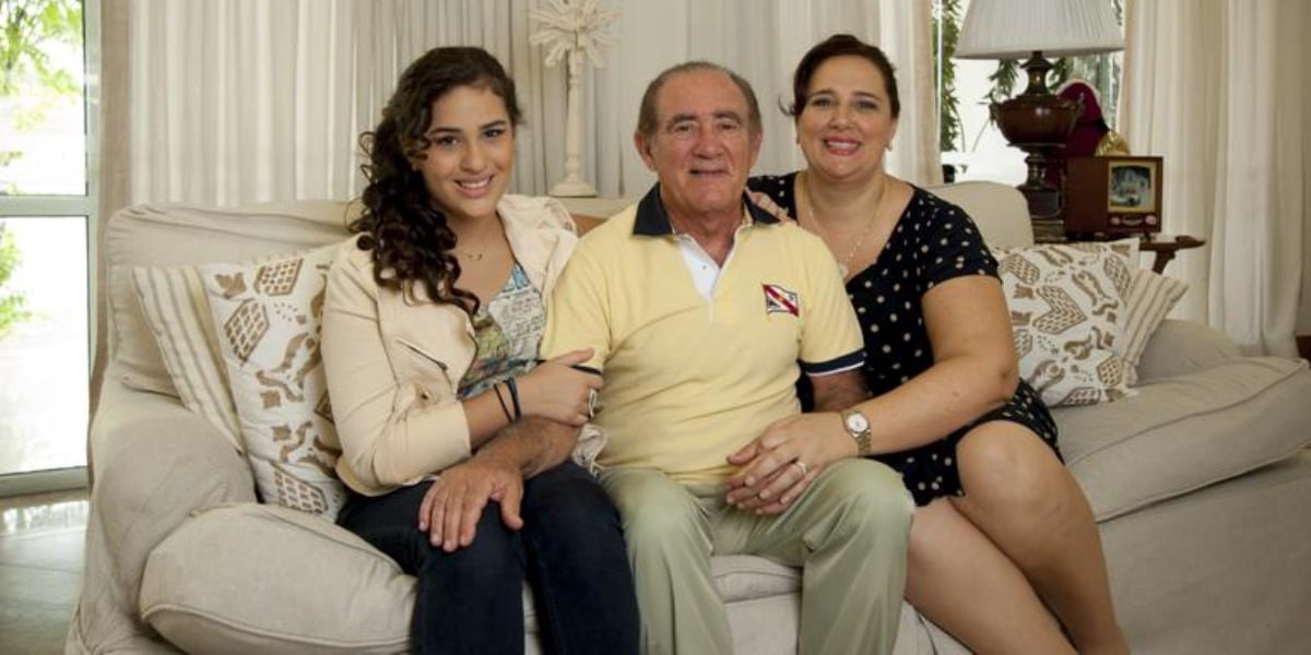 http://tvfoco.uai.com.br/wp-content/uploads/2015/05/Daniela-Mercury.jpg