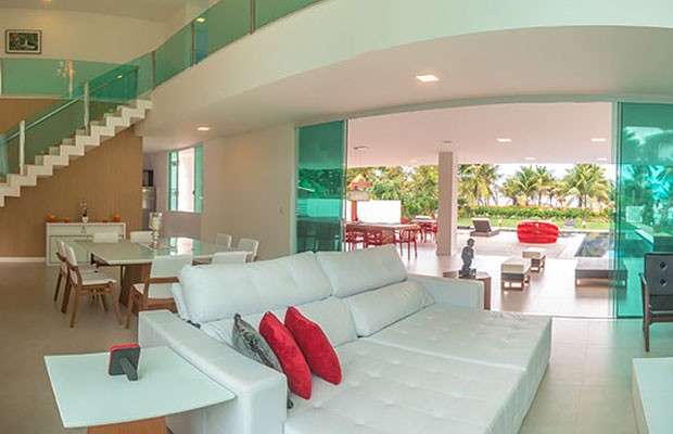 Sala de estar da mansão de Carla Perez (Reprodução)