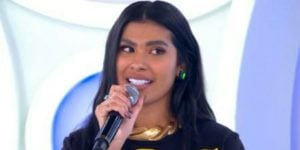 Pocah lembra ataques racistas a filha durante reality durante o programa da Eliana (Foto: Reprodução)