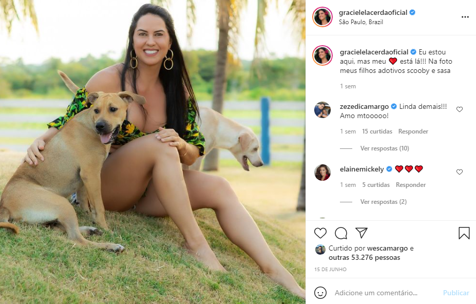 Graciele Lacerda, noiva de Zezé, surpreendeu ao mostrar pernões e partes íntimas (Foto: Reprodução)