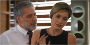 Hugo e Helena em cena da novela Salve-se Quem Puder - Foto: Reprodução