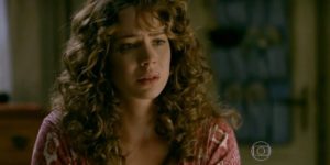 Cristina fica impactada com flagra em Império (Foto: Reprodução/Globo)