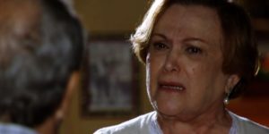 Iná (Nicette Bruno) em cena de A Vida da Gente (Foto: Reprodução/Globo)