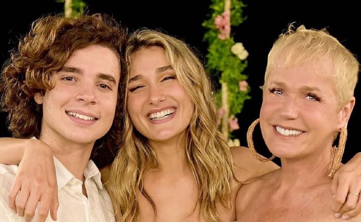 http://tvfoco.uai.com.br/wp-content/uploads/2015/05/Daniela-Mercury.jpg