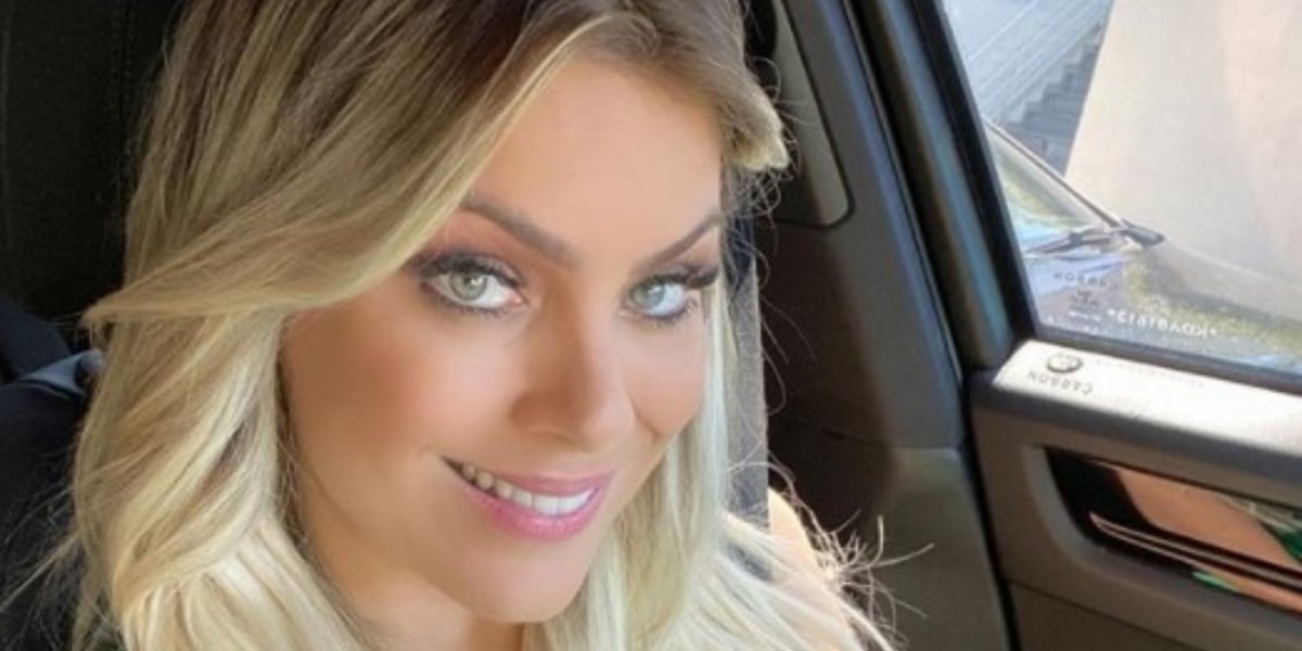 http://tvfoco.uai.com.br/wp-content/uploads/2015/05/Daniela-Mercury.jpg