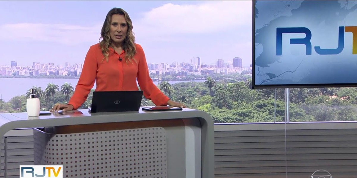 Tatiana Nascimento no comando do RJ1 (Foto: Reprodução)