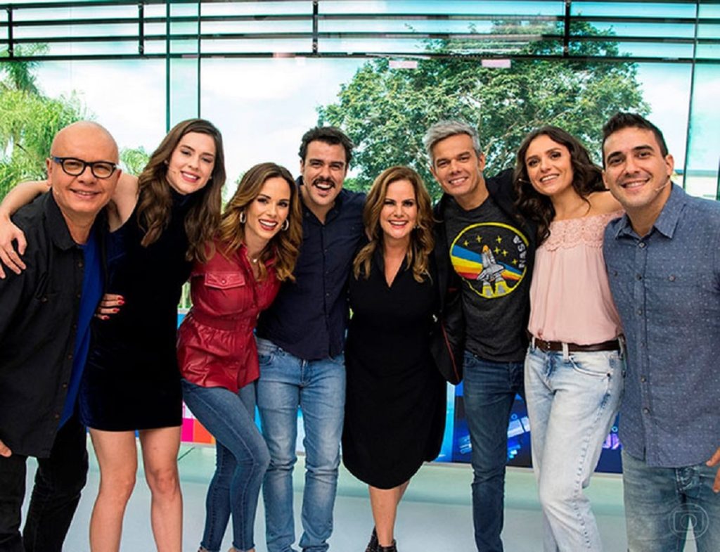 http://www.otvfoco.com.br/wp-content/uploads/2015/05/Daniela-Mercury.jpg