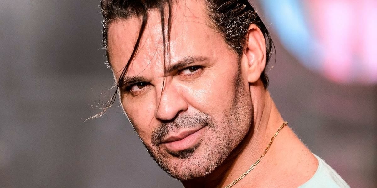 Após assumir que faz tudo que um viado faz, Eduardo Costa confirma vício em sexo: "15 vezes por semana"