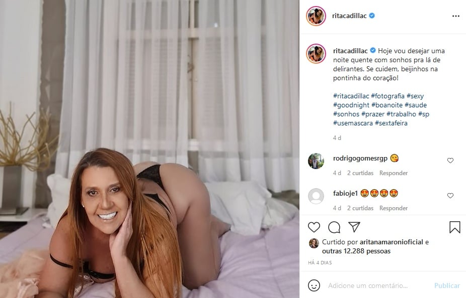 Rita Cadillac de quatro em cima da cama (Imagem: Reprodução)