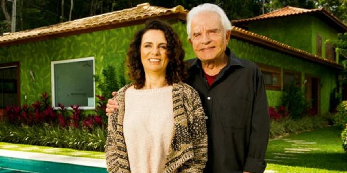 http://tvfoco.uai.com.br/wp-content/uploads/2015/05/Daniela-Mercury.jpg