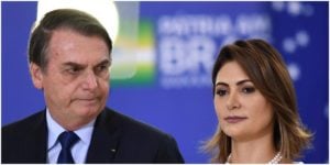 O presidente Jair Bolsonaro ao lado da esposa, Michelle Bolsonaro - Foto: Reprodução