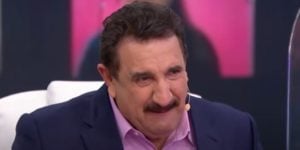 Ratinho deixou parte íntima à mostra em vídeo (Foto: Reprodução/SBT)