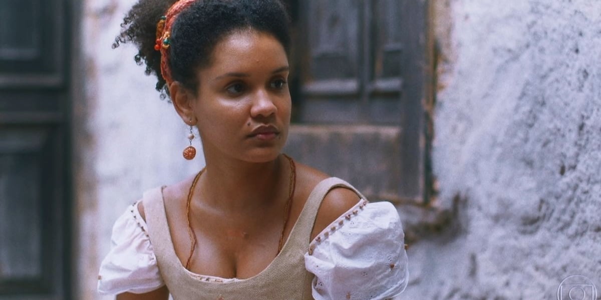 http://tvfoco.uai.com.br/wp-content/uploads/2015/05/Daniela-Mercury.jpg