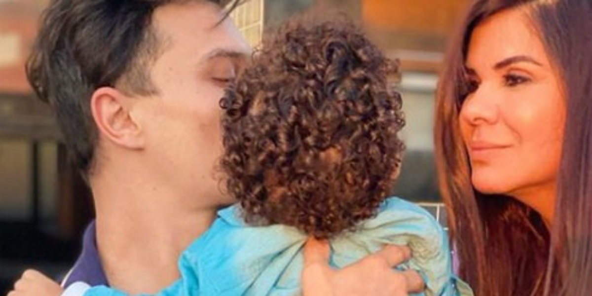 http://tvfoco.uai.com.br/wp-content/uploads/2015/05/Daniela-Mercury.jpg