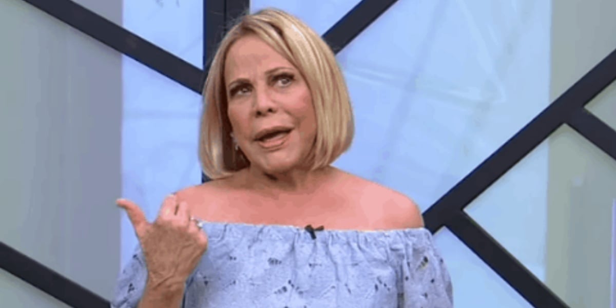 http://tvfoco.uai.com.br/wp-content/uploads/2015/05/Daniela-Mercury.jpg