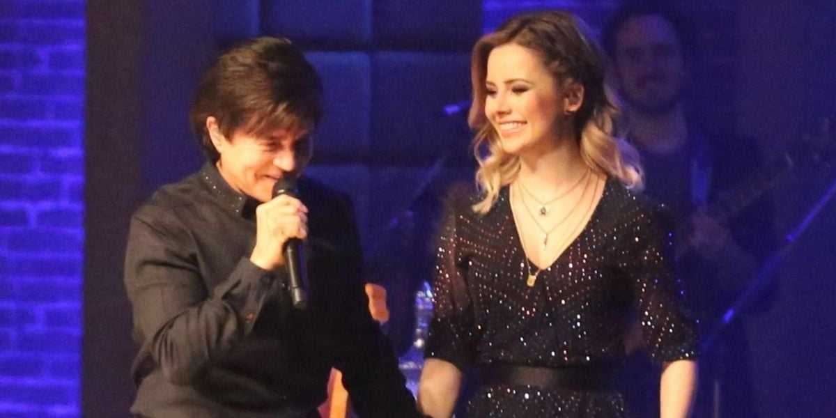 http://tvfoco.uai.com.br/wp-content/uploads/2015/05/Daniela-Mercury.jpg