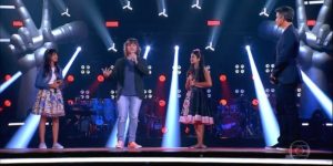 The Voice Kids faz sucesso em mais um dia de batalhas e crianças sofrem injustiça segundo olha do público (Foto: Reprodução)