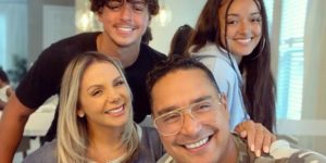 Xanddy, Carla Perez e os filhos (Foto: Reprodução / Instagram)