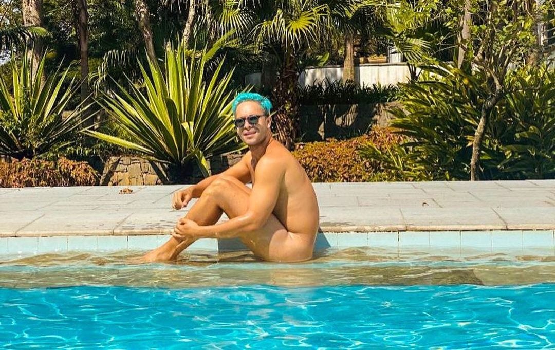 Rainer Cadete surgiu pelado em foto divulgada nas redes sociais - Reprodução