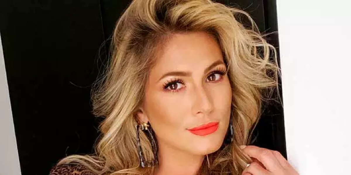 http://tvfoco.uai.com.br/wp-content/uploads/2015/05/Daniela-Mercury.jpg