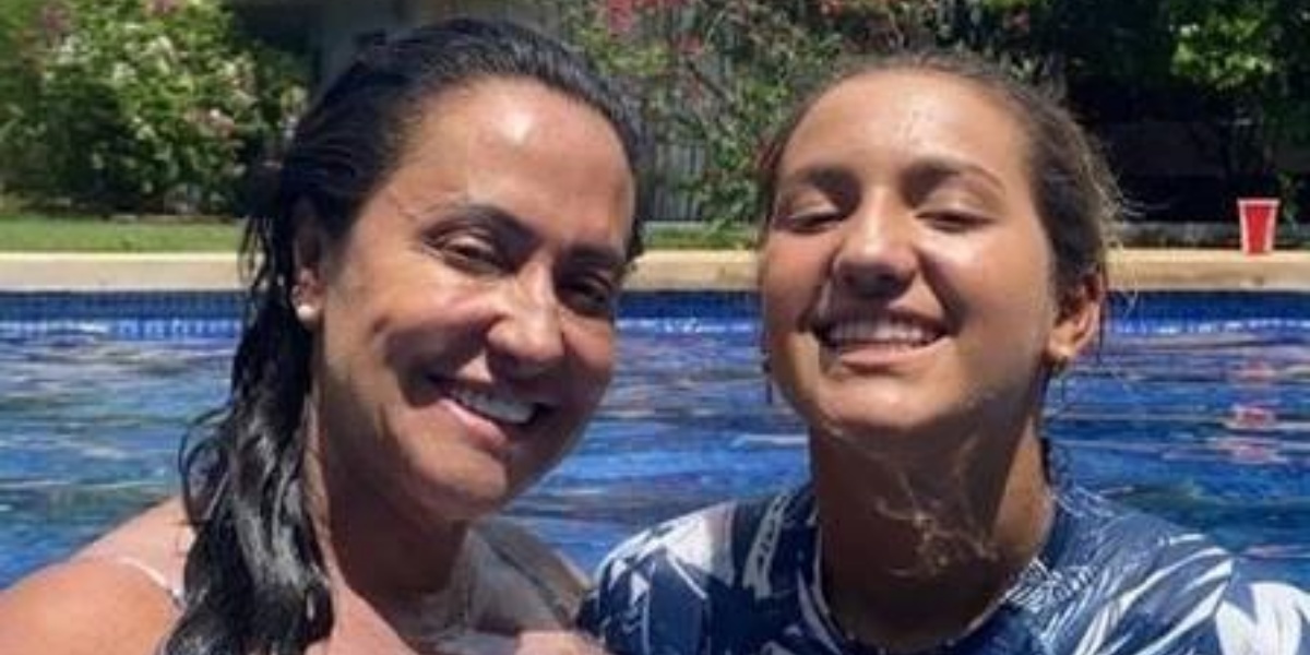 Simone Medina estaria lucrando 90% dos ganhos da filha no surfe, segundo fonte (Foto: Reprodução)