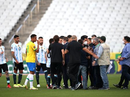 Brasil x Argentina era pra ter sido exibido na Globo, mas foi interrompido pela Anvisa