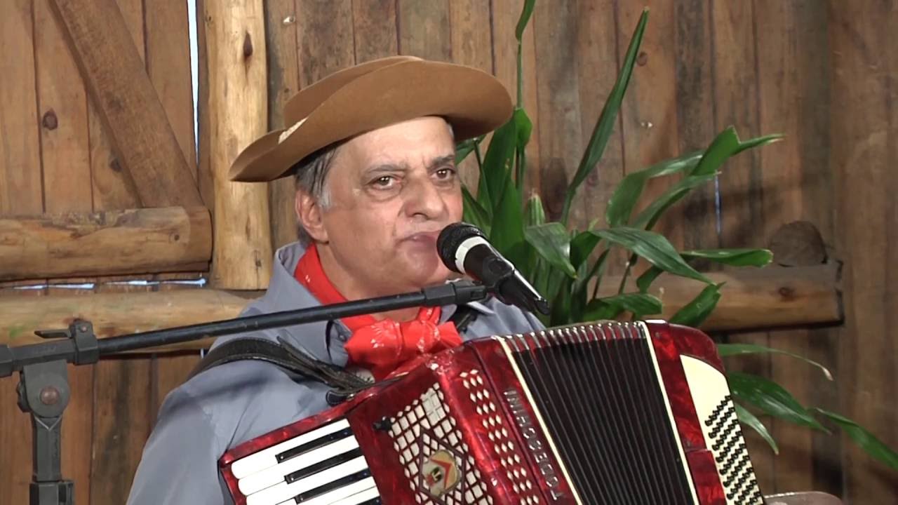LUTO! Morre famoso aos 74 anos após contrair doença fatal e Brasil fica de joelhos com anúncio: "Imensa tristeza"