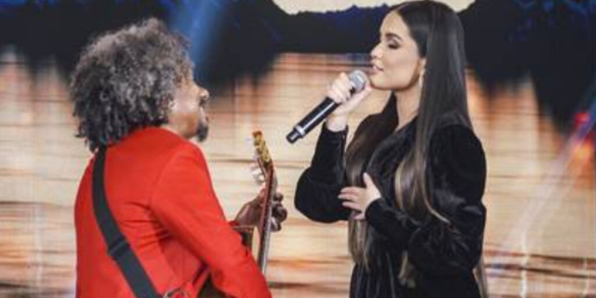 Juliette cantou com Chico César na Globo (Foto: Reprodução)