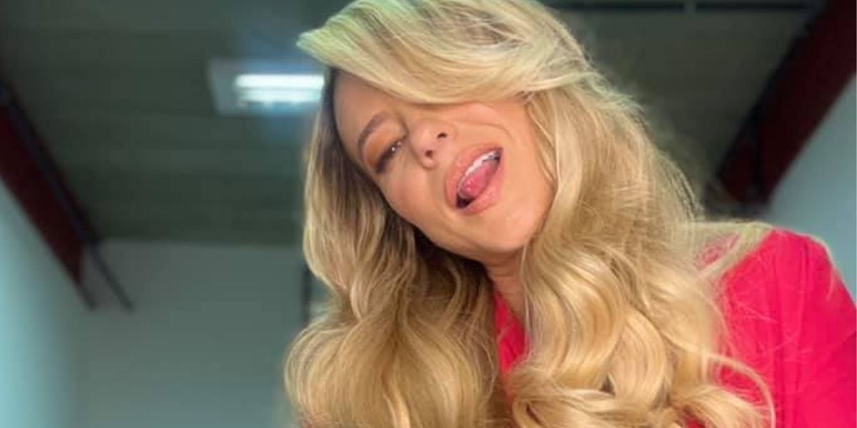 http://tvfoco.uai.com.br/wp-content/uploads/2015/05/Daniela-Mercury.jpg