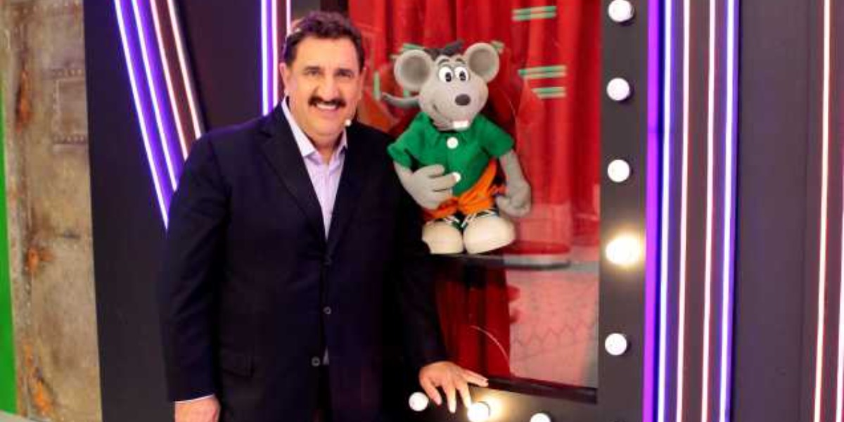 http://tvfoco.uai.com.br/wp-content/uploads/2015/05/Daniela-Mercury.jpg