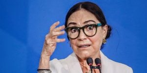 Regina Duarte detona colegas da classe artística em publicação nas redes sociais ao comentar sobre a carta pela democracia -  (Foto: Divulgação)