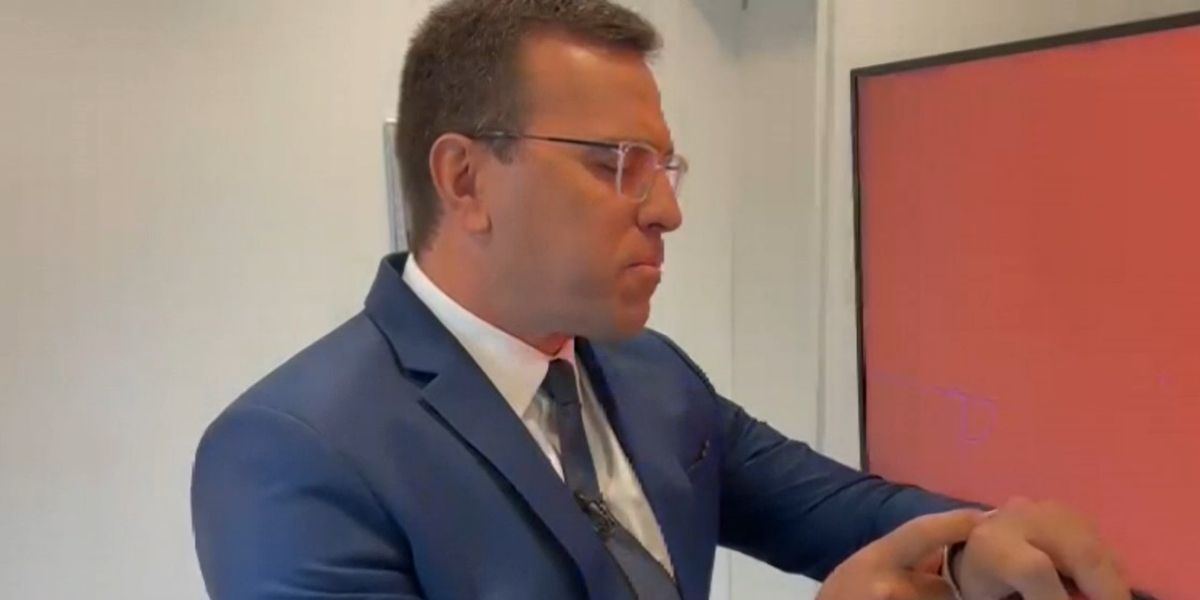 Bocardi surge em bastidores e denuncia o que Ana Maria fez: "Cuidado" Bocardi surge em bastidores e denuncia o que Ana Maria fez: "Cuidado"