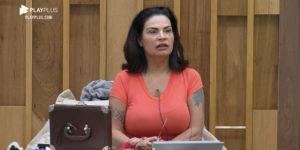 Solange Gomes fez relato de época em que estava grávida  (Foto: Reprodução / PlayPlus / Record)