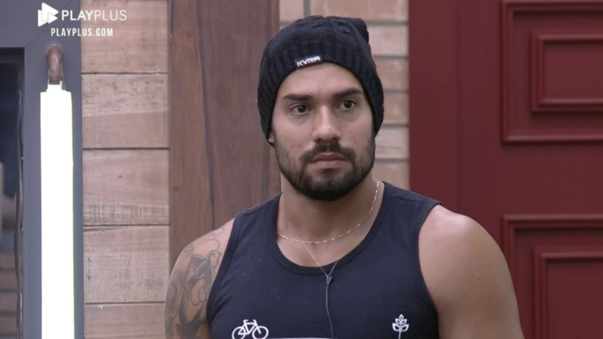 Bil Araujo que Dayane Mello na roça de A Fazenda 13 (Foto: Reprodução)