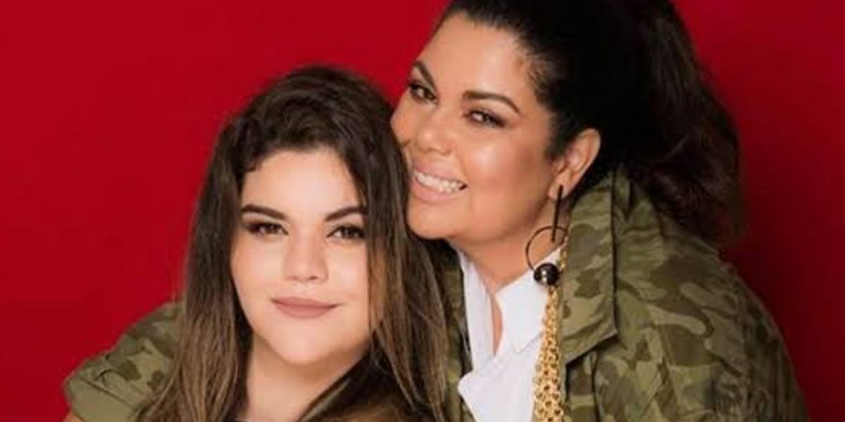 Fabiana Karla surge com filha de 21 anos e aparição rara choca (Foto: Reprodução)