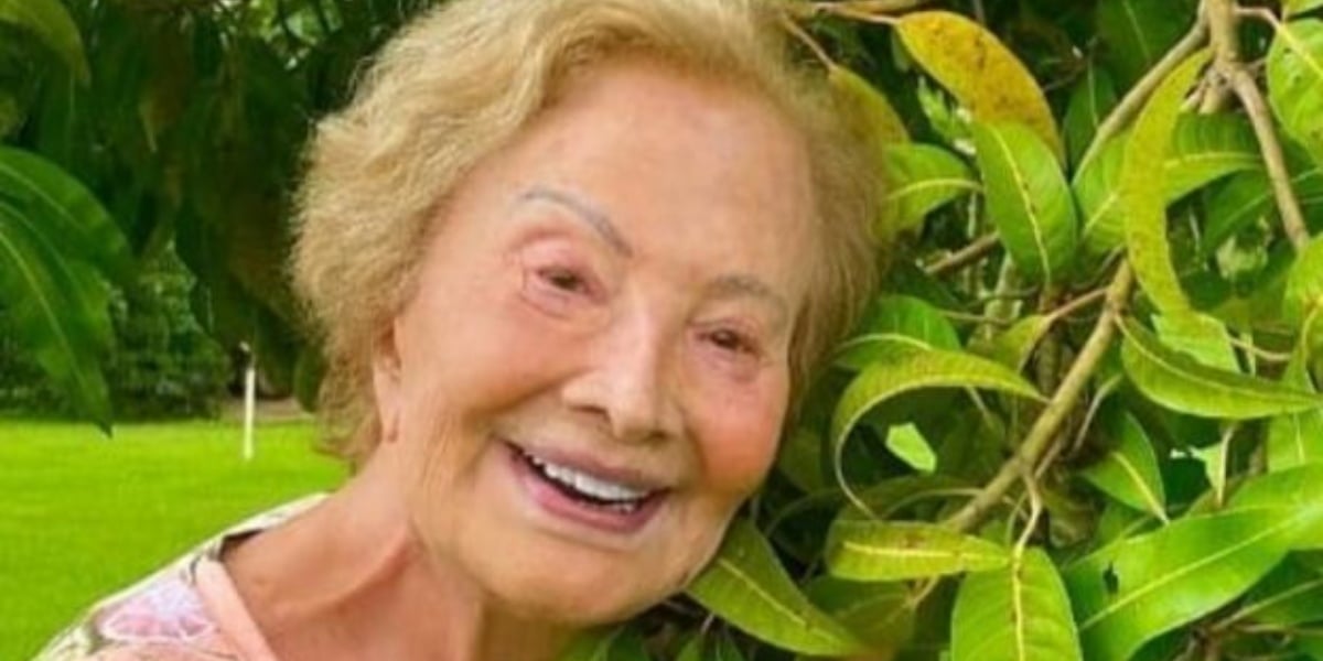 http://tvfoco.uai.com.br/wp-content/uploads/2015/05/Daniela-Mercury.jpg