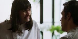Bebeth fica cara a cara com Eric (Foto: Reprodução/Globo)