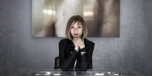 Em Verdades Secretas, atriz que substitui Marieta Severo expõe bastidores da novela (Foto: Divulgação)