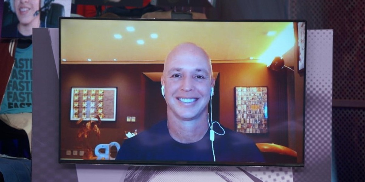Caio Ribeiro surgiu careca no Altas Horas (Foto: Reprodução)