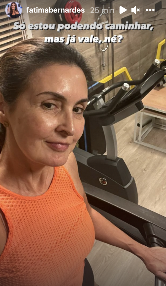 Fátima Bernardes decidiu mostrar sua rotina de exercícios (Foto: Reprodução)