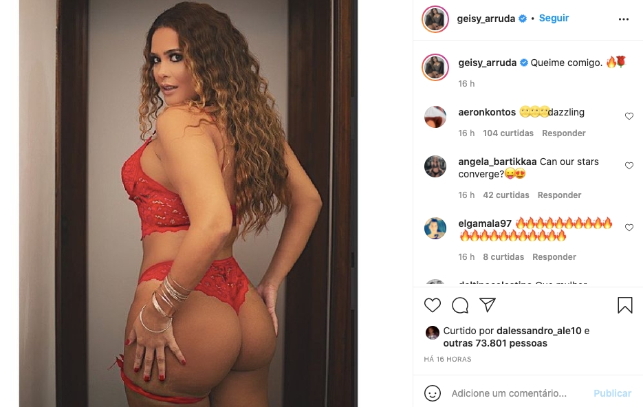 Geisy Arruda leva fãs à loucura - Reprodução