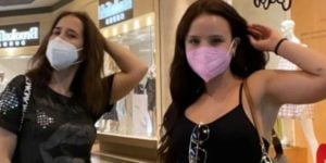 Larissa Manoela deixa Paloma Duarte sem reação, após surgir em carro de diamante -Foto: Reprodução