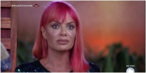 Valentina Francavilla foi surpreendida com pergunta indiscreta em A Fazenda 13 (Foto: Reprodução)