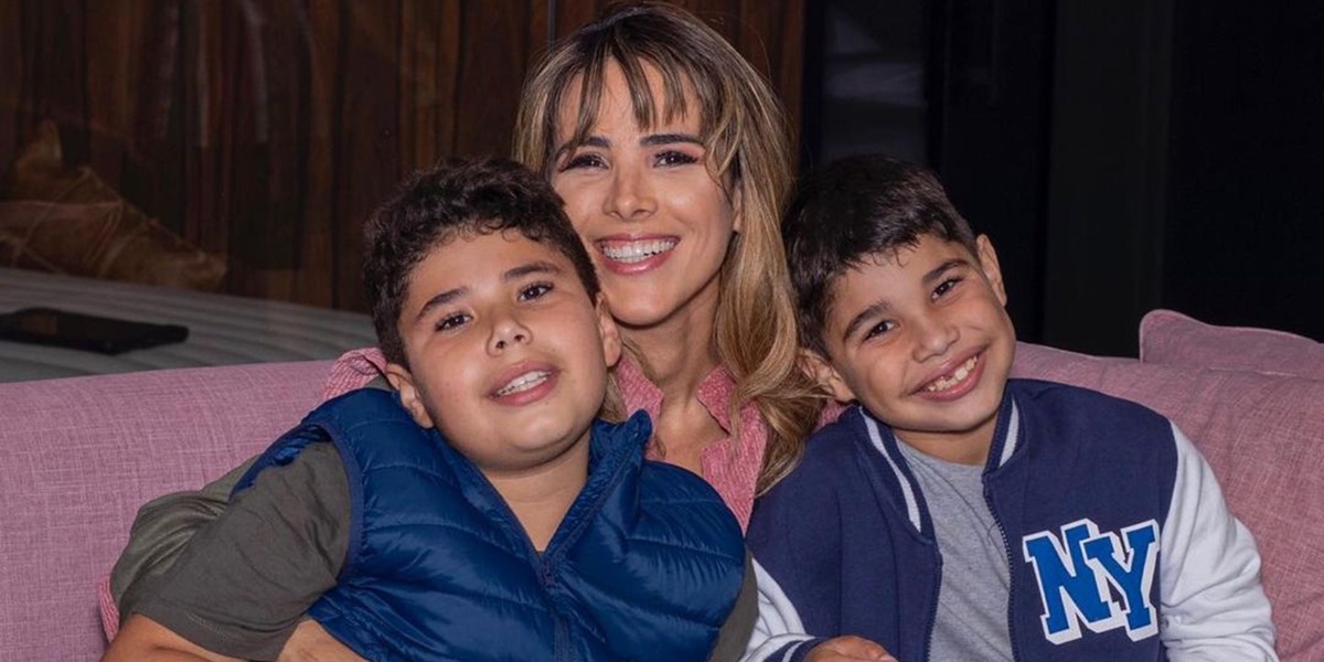 http://tvfoco.uai.com.br/wp-content/uploads/2015/05/Daniela-Mercury.jpg