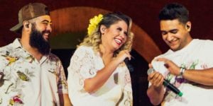Marília Mendonça ao lado de Henrique e Juliano (Foto: Reprodução)
